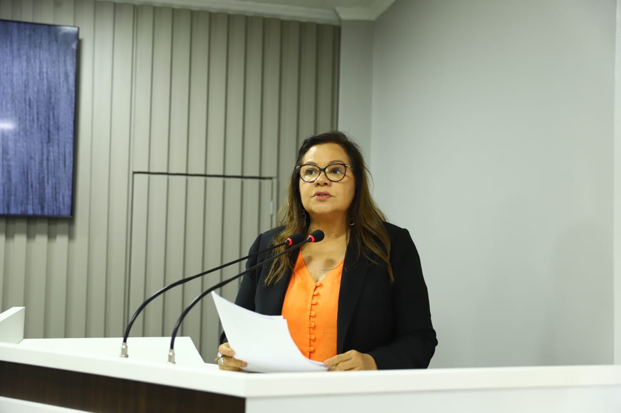 Márcia Baranda pede informações sobre vacinação de crianças de seis meses a quatro anos contra Covid-19