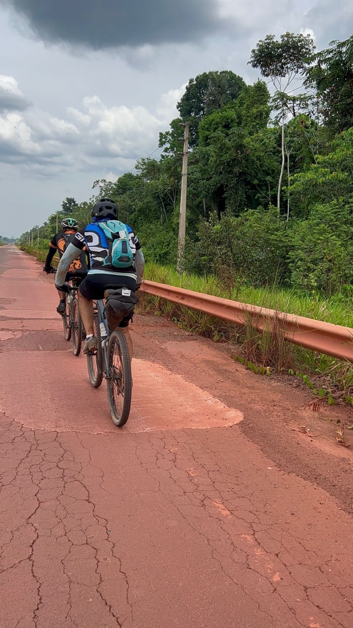 Pioneirismo: trio parintinense faz trilha de bike entre os municípios de Parintins (AM) e Santatém (PA)