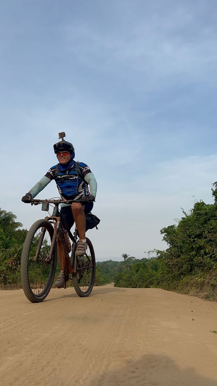 Pioneirismo: trio parintinense faz trilha de bike entre os municípios de Parintins (AM) e Santatém (PA)