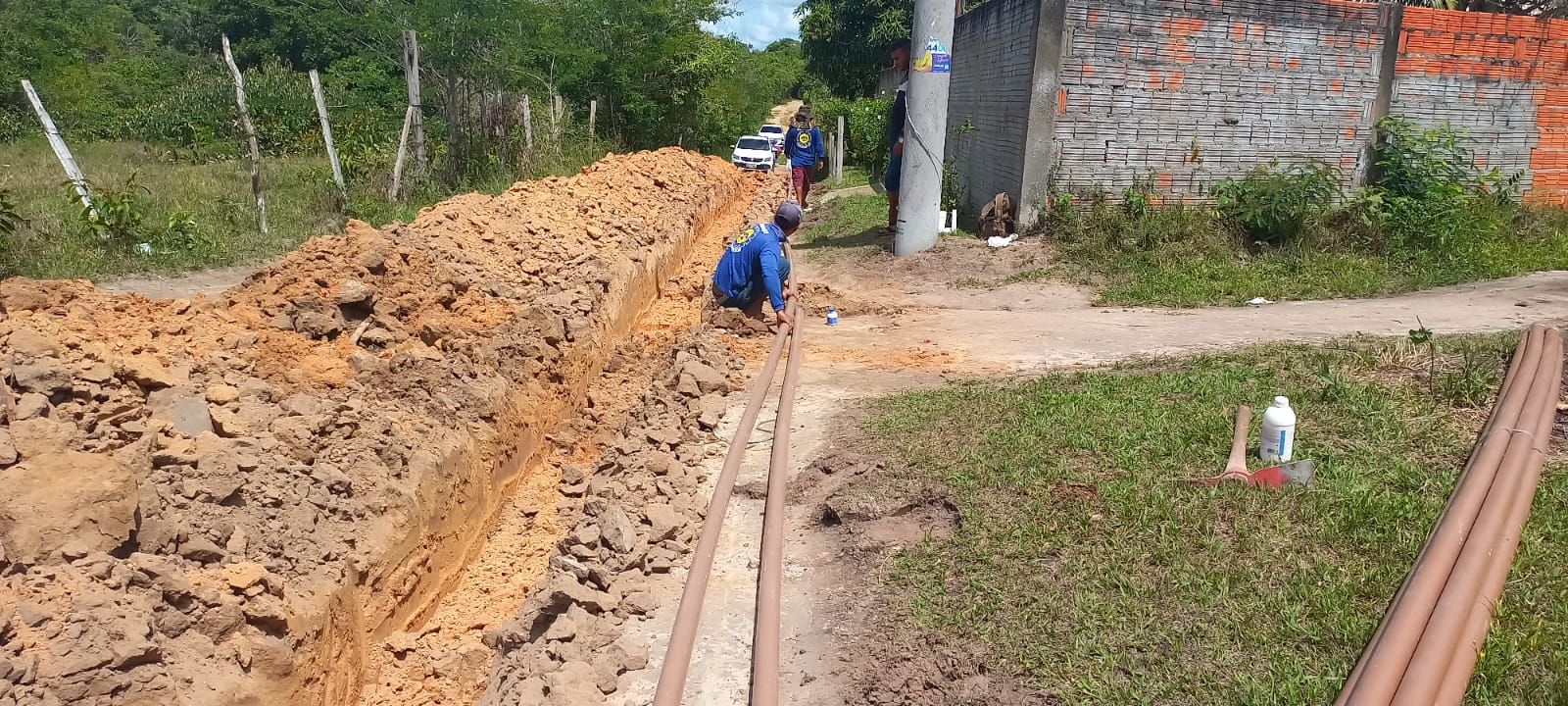 Mais de 2 mil metros de rede de água são expandidos no Ramal dos Reis, no Aninga