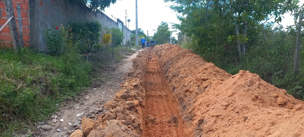 Mais de 2 mil metros de rede de água são expandidos no Ramal dos Reis, no Aninga