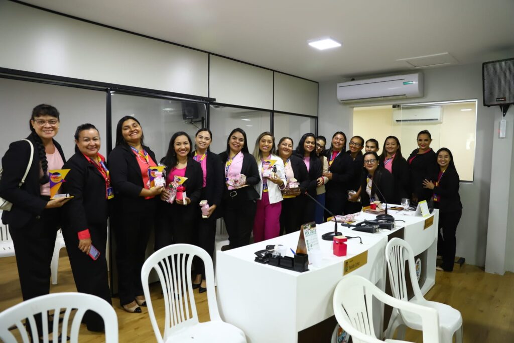 Márcia Baranda preside sessão especial pelo Dia Internacional da Mulher