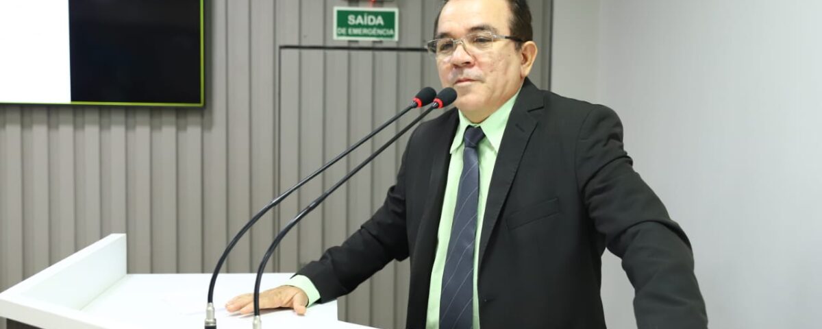 Massilon solicita informações sobre a atuação FUnATI em Parintins